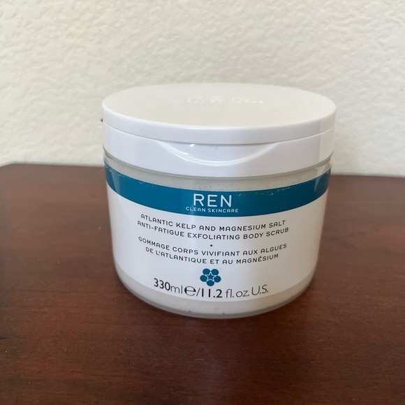 NWT REN Clean Skincare Exfoliating Scrub - Picture 2 of 2